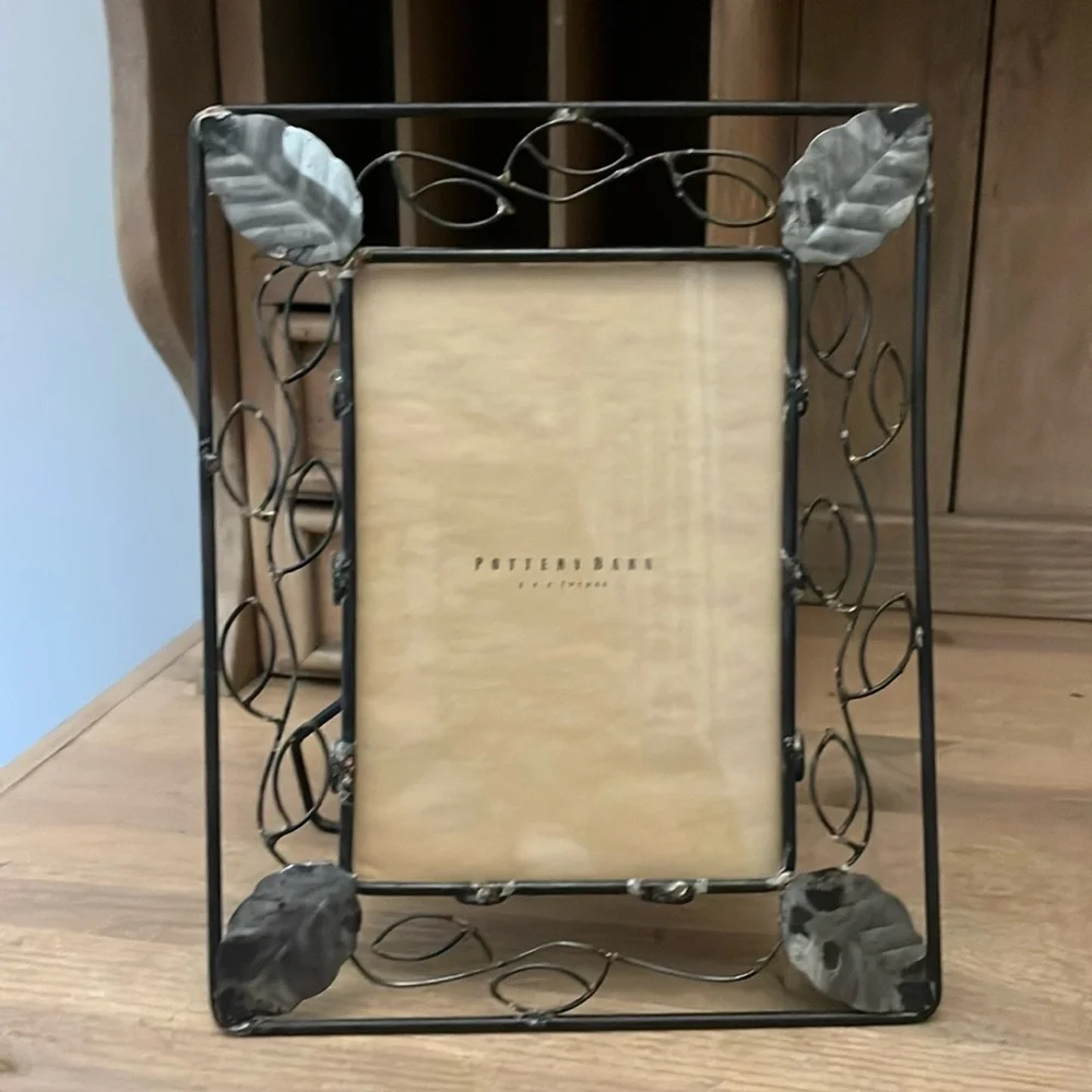Pottery Barn 5” x 7” Picture Frame Photo Free Standing Metal Leaf Design